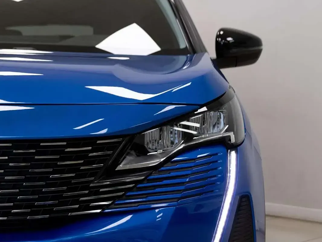 Usado Peugeot 3008 Allure 131 CV (96 kW) 2022 Azul SUV
