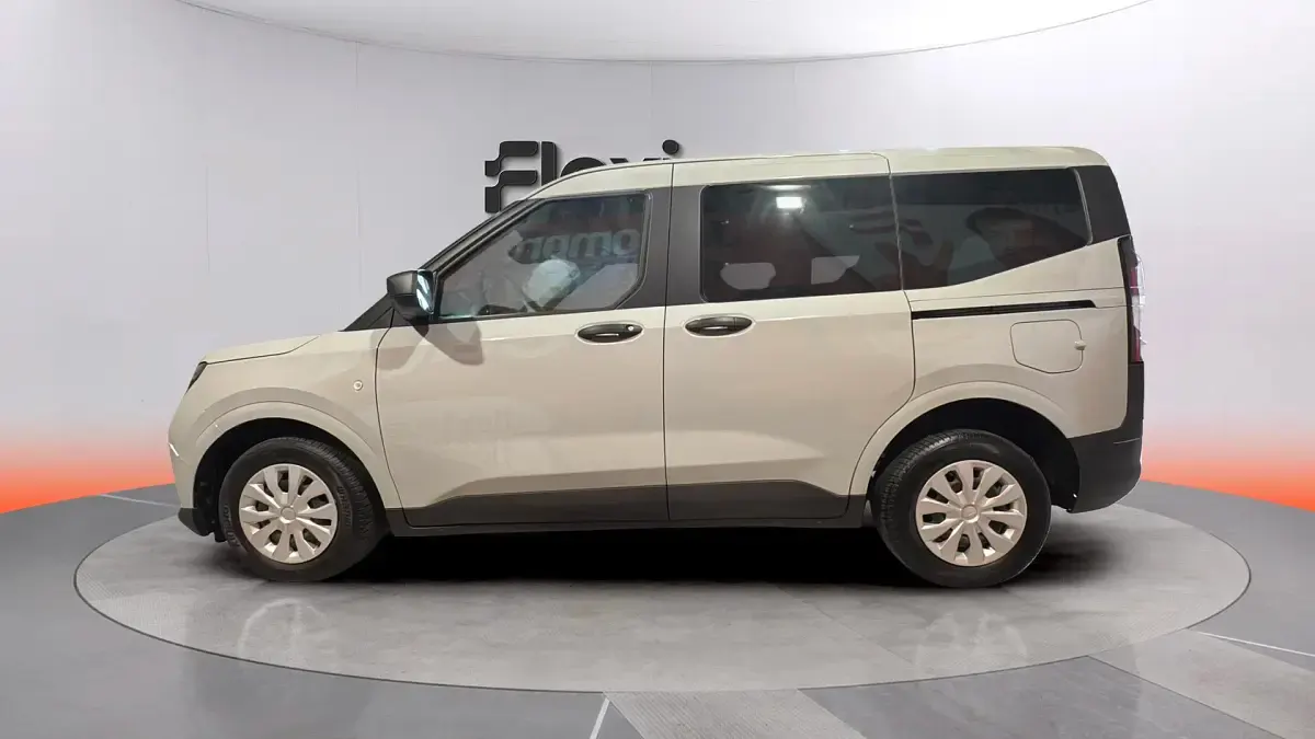 Usado Ford Tourneo Courier Active 125 CV (91 kW) 2024 Verde Monovolumen