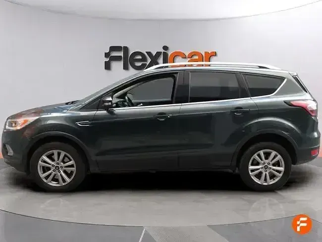 Usado Ford Kuga Trend 120 CV (88 kW) 2017 Gris SUV