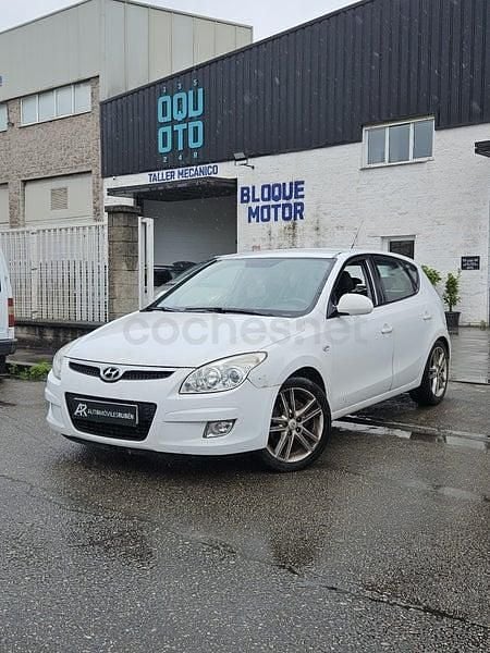 Usado Hyundai i30 Style 122 CV (89 kW) 2008 Blanco Berlina
