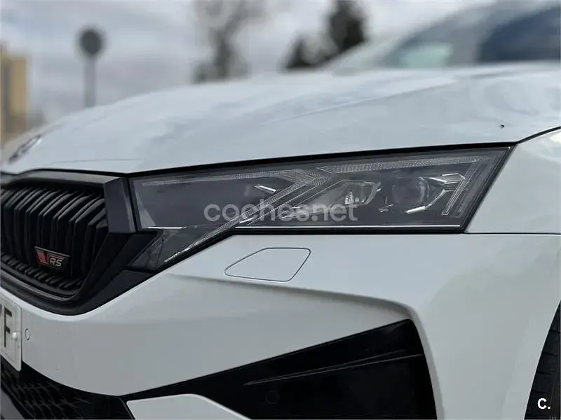 Usado Skoda Octavia RS 265 CV (194 kW) 2025 Blanco Berlina