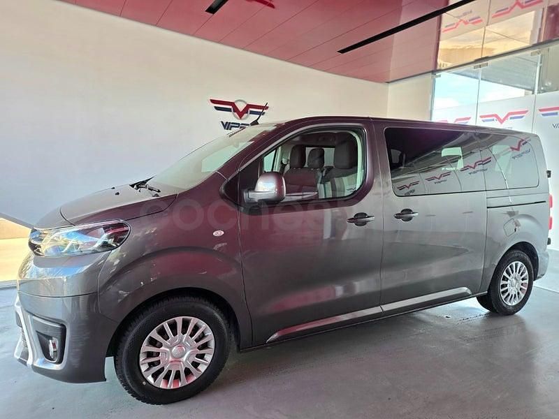Usado Toyota Proace Verso 120 CV (88 kW) 2022 Gris / plata Familiar