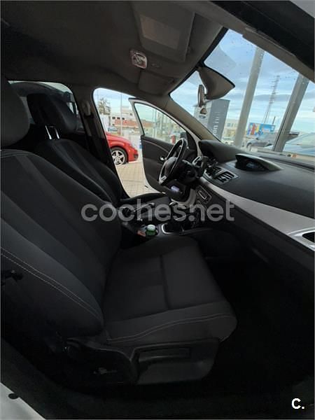 Blanco Usado 2009 Renault Mégane Dynamique Berlina | 3900 € (Precio justo) - Imagen 1/4