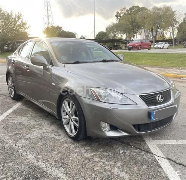 Usado Lexus IS250 Sport Line 208 CV (152 kW) 2007 Gris / plata Berlina
