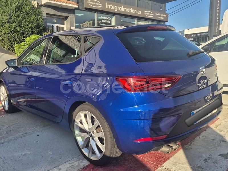 Usado Seat Leon FR 150 CV (110 kW) 2018 Azul Berlina