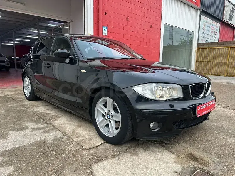 Usado BMW 120 163 CV (119 kW) 2005 Negro Utilitario