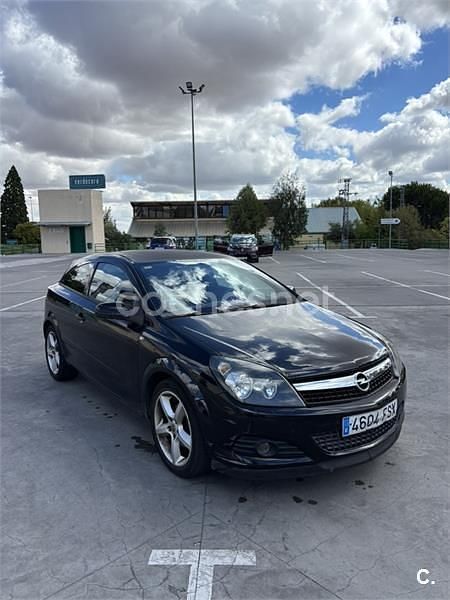 Negro Usado 2007 Opel Astra GTC Sport Berlina | 3200 € (Precio justo) - Imagen 1/4