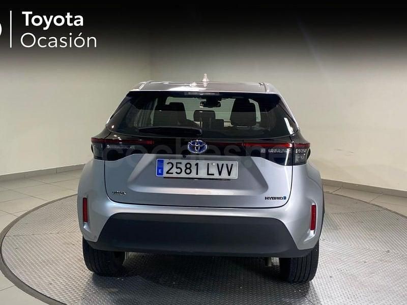 Usado Toyota Yaris Cross Active 116 CV (85 kW) 2022 Gris / plata SUV