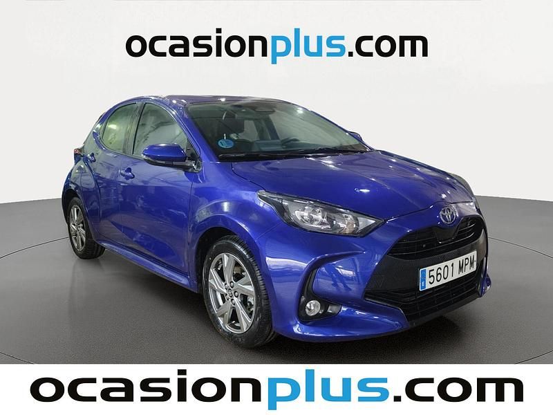 Usado Toyota Yaris Hybrid Active 116 CV (85 kW) 2024 Azul Berlina