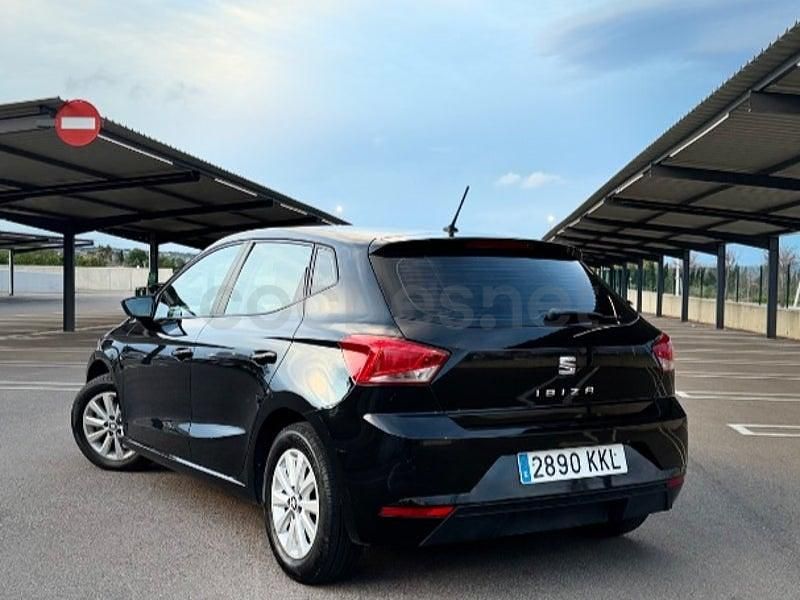 Usado Seat Ibiza Style 75 CV (55 kW) 2018 Negro Utilitario