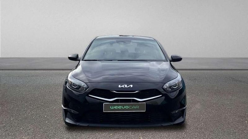 Usado Kia Ceed 101 CV (74 kW) 2024 Negro Utilitario