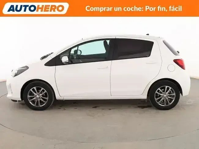 Usado Toyota Yaris Active 100 CV (73 kW) 2015 Blanco Utilitario