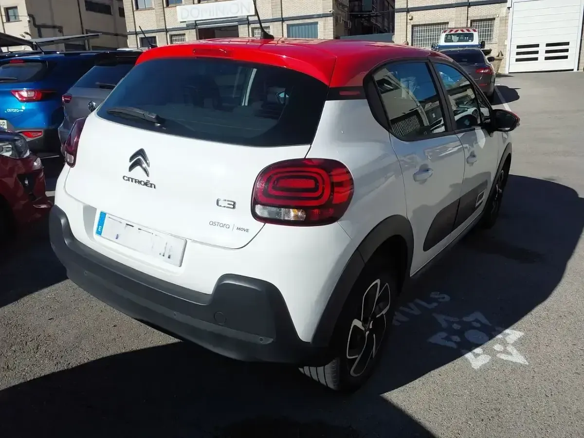 Usado Citroën C3 Feel 110 CV (80 kW) 2022 Blanco Berlina