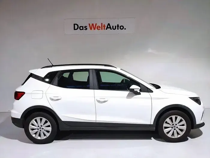 Usado Seat Arona Style 110 CV (80 kW) 2023 Blanco SUV