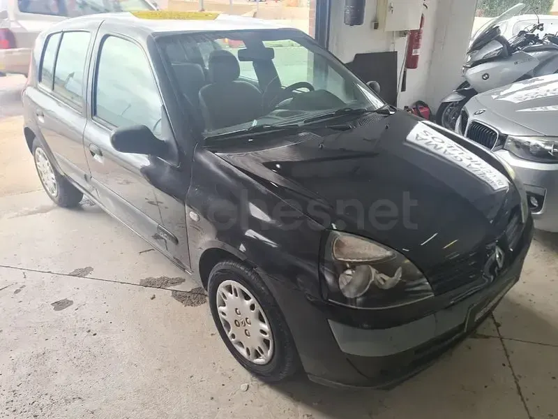 Usado Renault Clio II Authentique 65 CV (47 kW) 2004 Negro Berlina