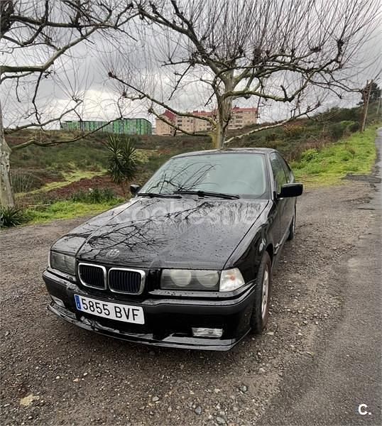 Negro Usado 2002 BMW 316 Compact Utilitario | 4500 € (Caro) - Imagen 1/4