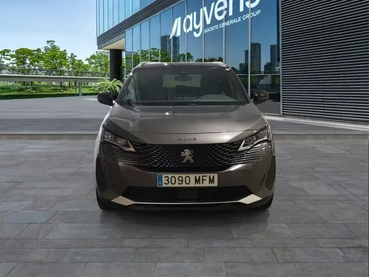 Usado Peugeot 5008 GT 131 CV (96 kW) 2023 Gris SUV