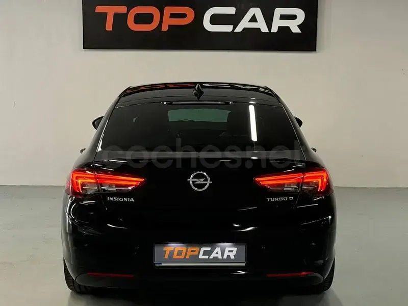 Usado Opel Insignia Selective 136 CV (100 kW) 2018 Negro Berlina