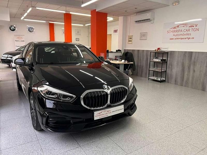 Usado BMW 118 136 CV (100 kW) 2022 Negro Utilitario