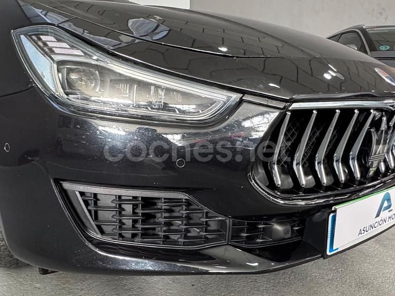 Usado Maserati Ghibli GranLusso 275 CV (202 kW) 2018 Negro Berlina