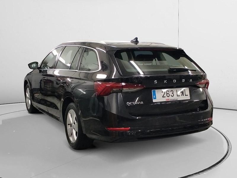 Usado Skoda Octavia Ambition 150 CV (110 kW) 2019 Gris