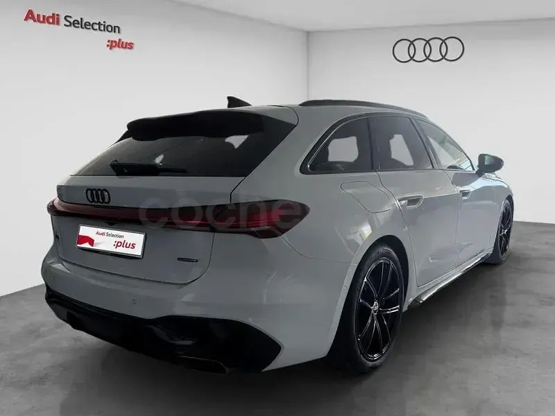 Usado Audi A5 Ambiente 299 CV (219 kW) 2025 Blanco Familiar