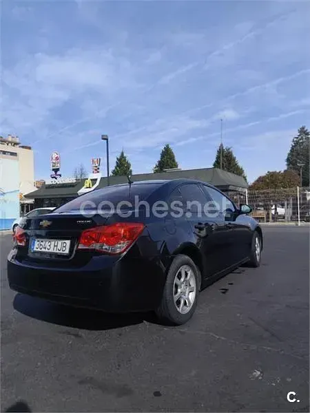 Usado Chevrolet Cruze LT 163 CV (119 kW) 2012 Negro Berlina