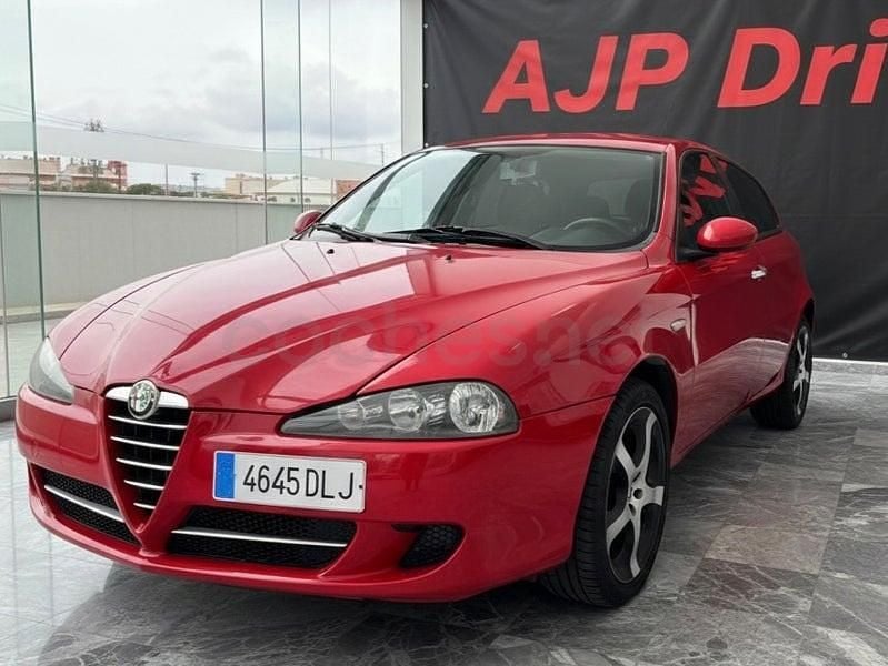 Usado Alfa Romeo 147 120 CV (88 kW) 2005 Rojo Utilitario