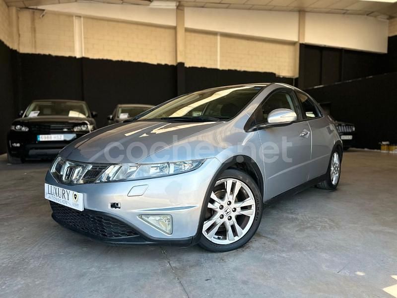 Gris / plata Usado 2010 Honda Civic Executive Berlina | 4999 € (Precio justo) - Imagen 1/4
