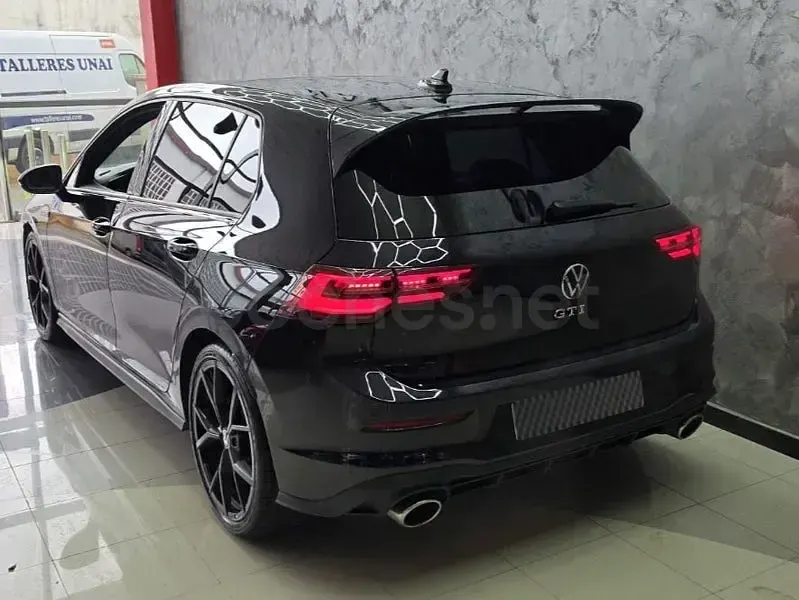 Usado VW Golf VIII GTI Clubsport 301 CV (221 kW) 2022 Negro Berlina