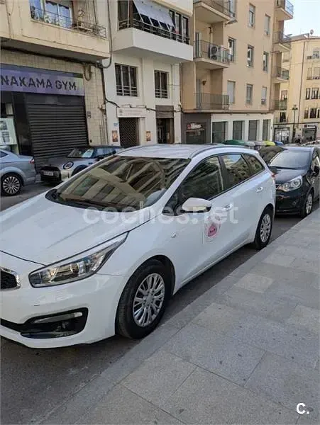Usado Kia Ceed Sportswagon 110 CV (80 kW) 2017 Blanco Familiar