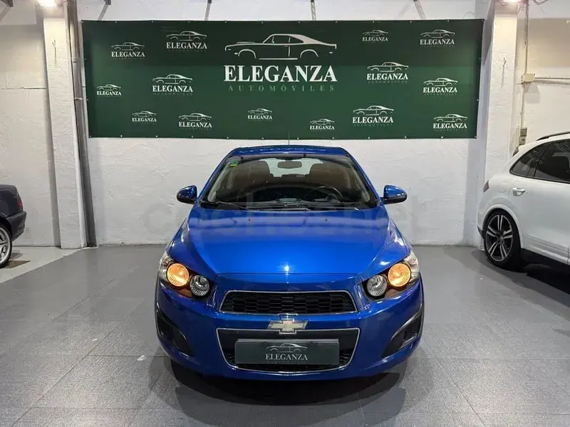Usado Chevrolet Aveo LT 100 CV (73 kW) 2013 Azul Berlina