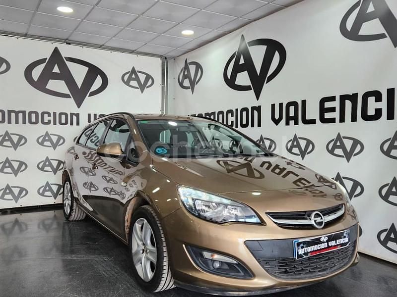 Marrón Usado 2014 Opel Astra Selective Familiar | 6999 € (Buen precio) - Imagen 1/4