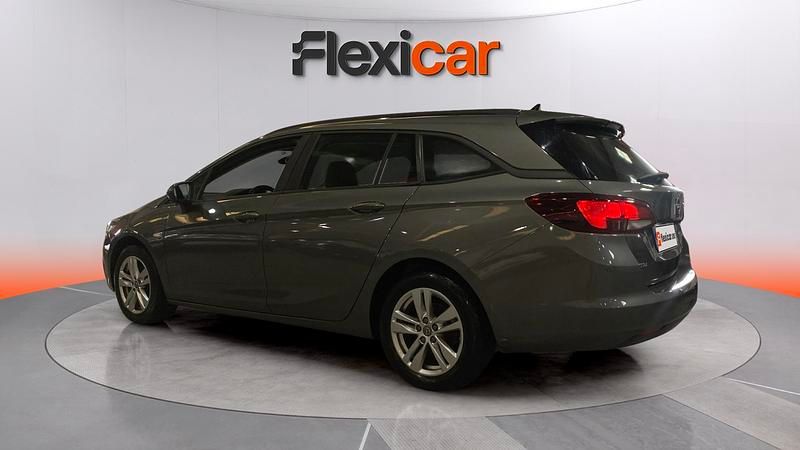 Usado Opel Astra Innovation 150 CV (110 kW) 2019 Gris Familiar