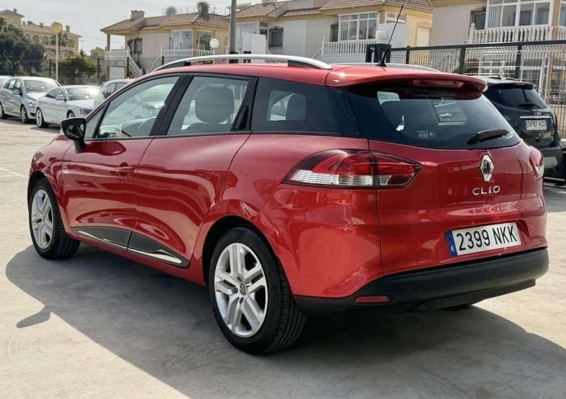 Usado Renault Clio IV LIMITED 90 CV (66 kW) 2019 Rojo Utilitario