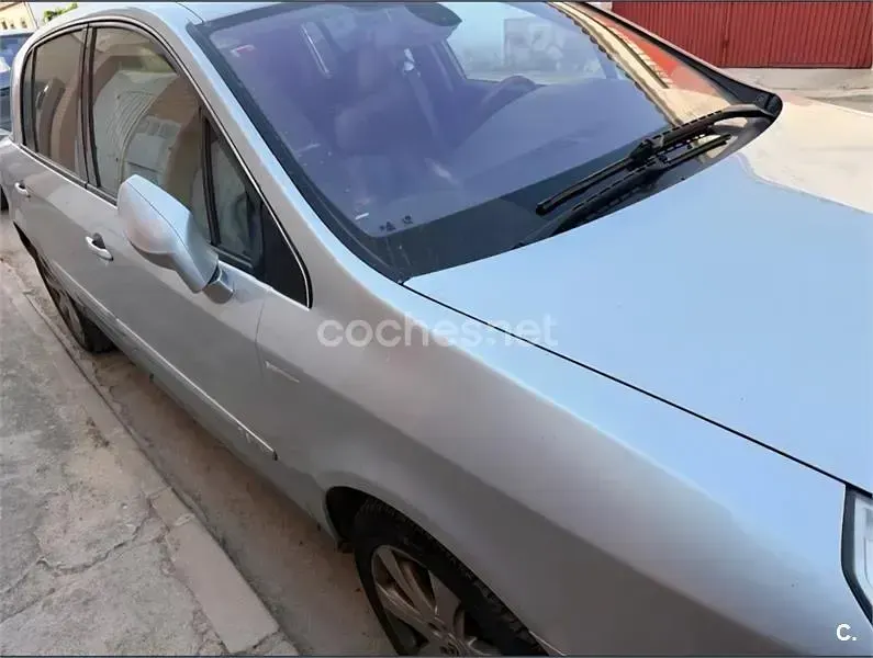 Usado Renault Vel Satis 245 CV (180 kW) 2005 Gris / plata Utilitario