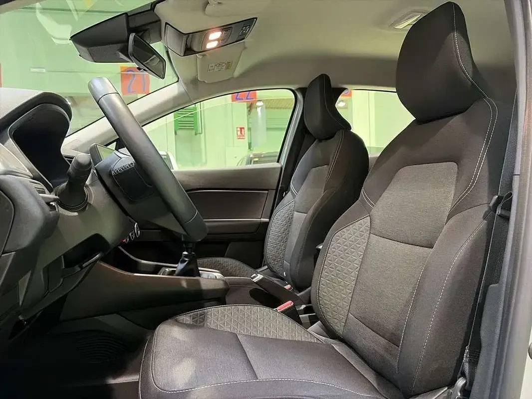 Usado Renault Captur Evolution 140 HP (102 kW) 2023 Cinzento SUV