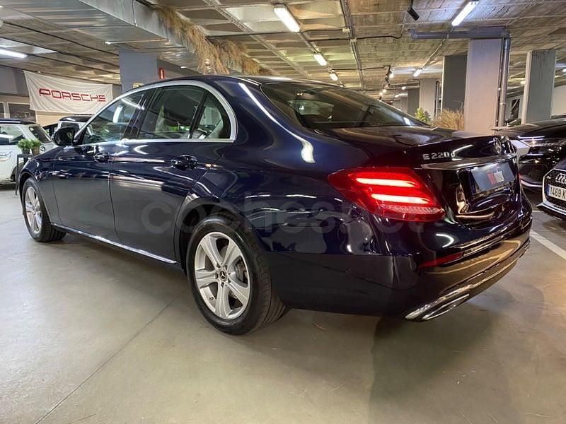 Usado Mercedes E220 194 CV (142 kW) 2018 Azul Berlina