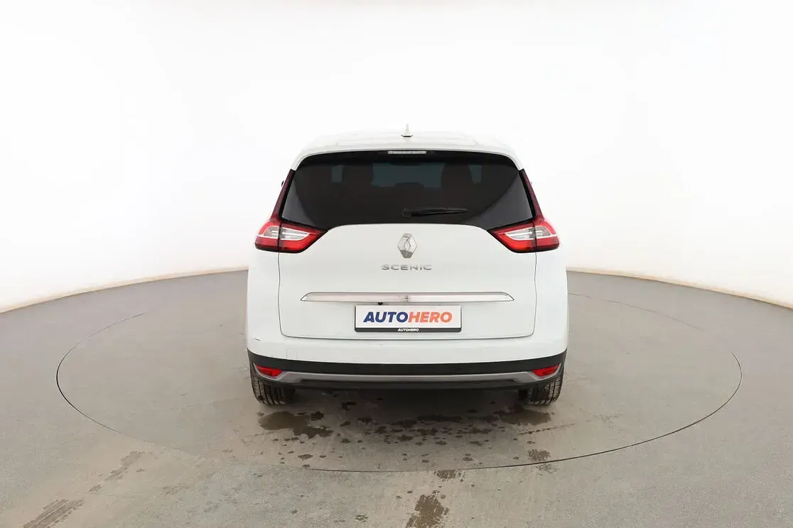 Usado Renault Grand Scénic IV Zen 140 CV (102 kW) 2021 Blanco Monovolumen