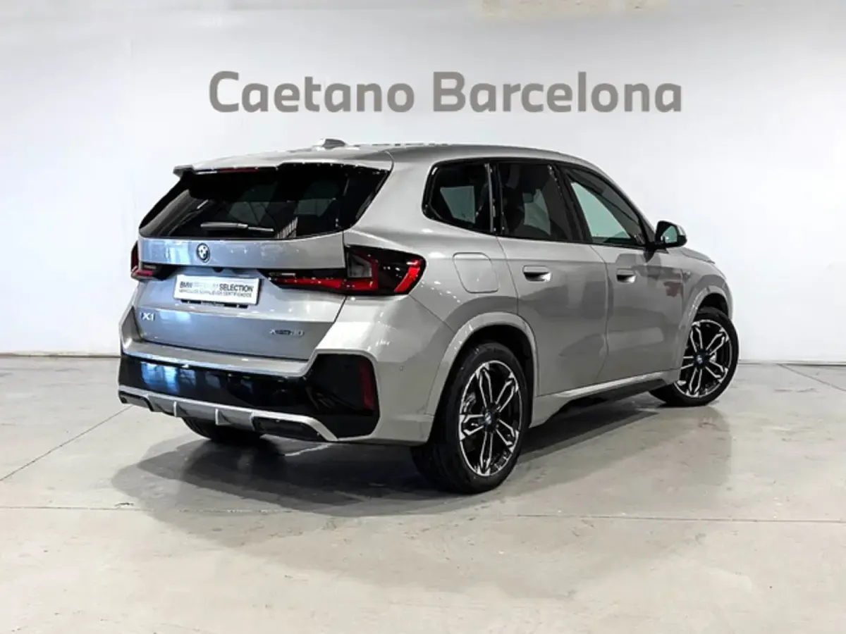 Usado BMW iX1 Comfort Edition 230 kW (313 CV) 2026 Gris plata SUV