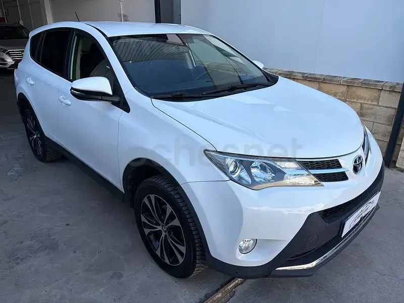 Usado Toyota RAV4 Advance 124 CV (91 kW) 2015 Blanco SUV