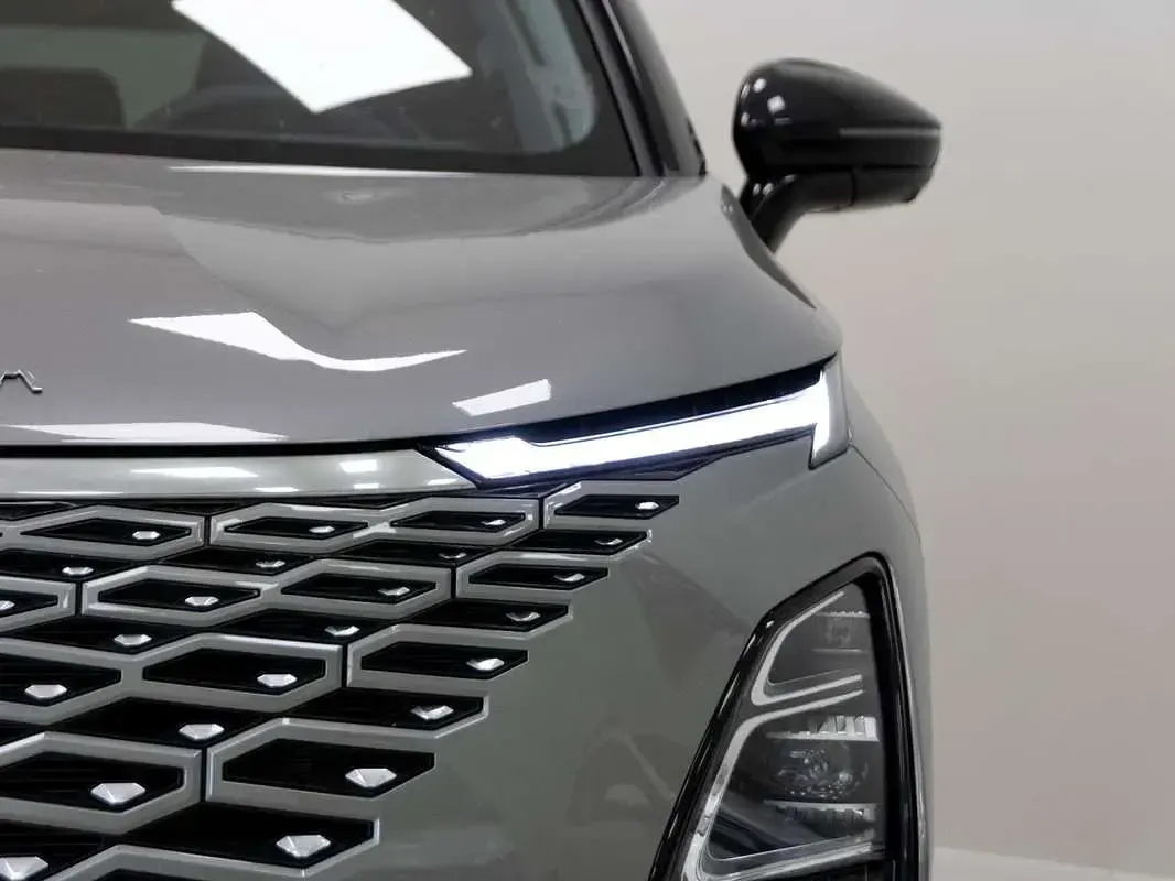 Usado Omoda 5 147 CV (108 kW) 2025 Gris SUV