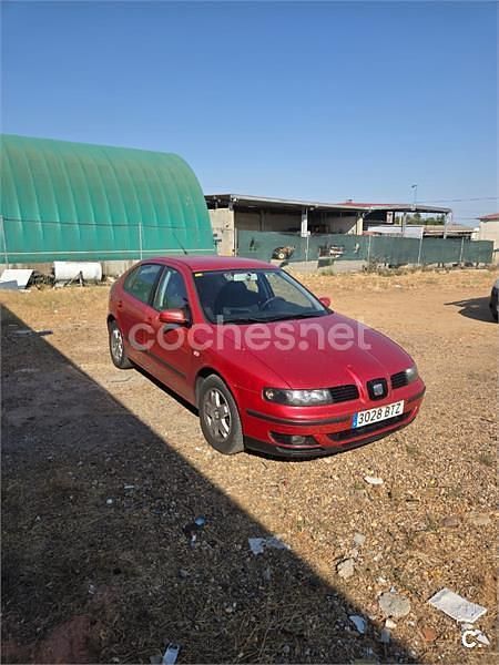 Usado Seat Leon Sport 105 CV (77 kW) 2002 Granate Utilitario