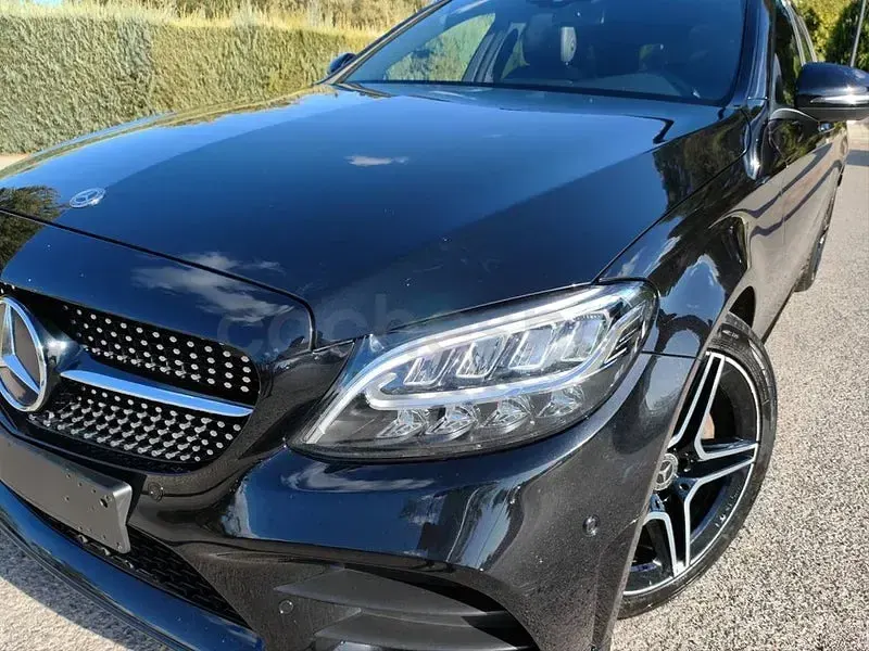 Usado Mercedes C220 194 CV (142 kW) 2019 Negro Familiar