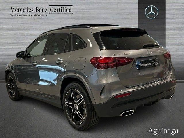 Usado Mercedes GLA200 AMG line 150 CV (110 kW) 2025 Gris montaña SUV
