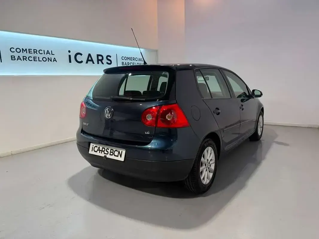 Usado VW Golf V Highline 116 CV (85 kW) 2007 Negro Utilitario