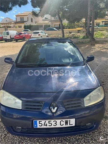 Usado Renault Mégane II Dynamique 115 CV (84 kW) 2004 Azul Berlina