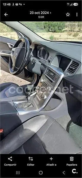 Usado Volvo V60 Momentum 136 CV (100 kW) 2016 Negro Familiar