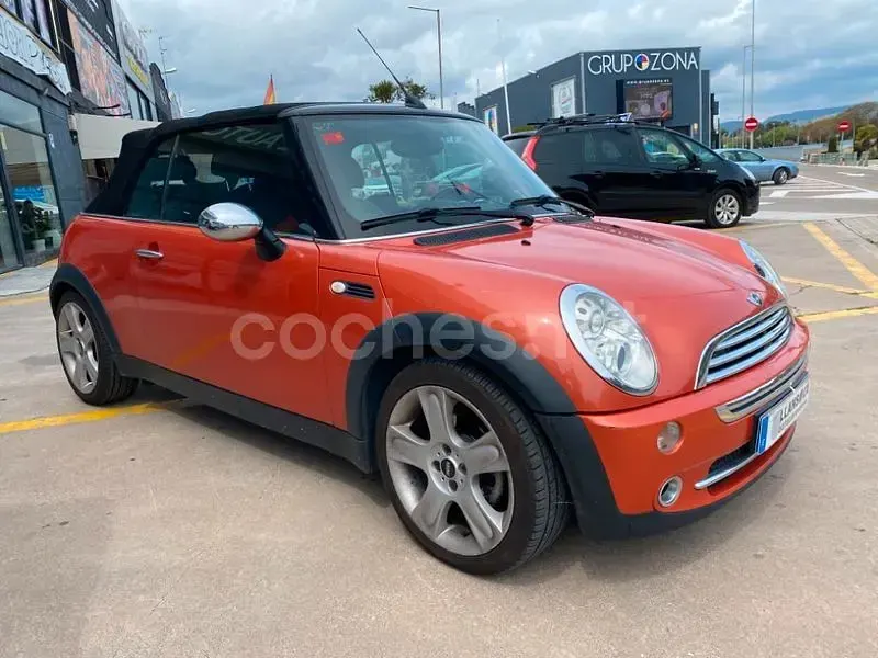Usado Mini Cooper Cabriolet 116 CV (85 kW) 2007 Naranja Descapotable