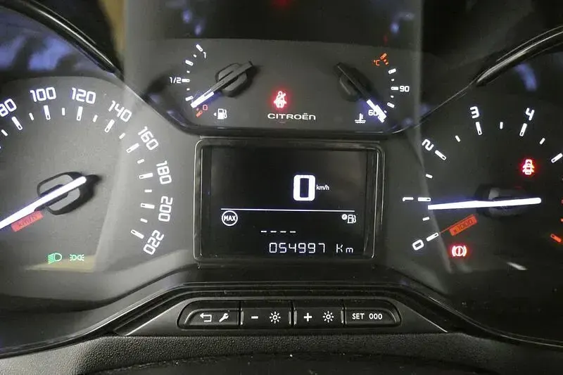 Usado Citroën C3 Feel 100 CV (73 kW) 2022 Blanco Utilitario